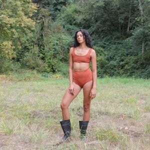 ISO ARQ High-Rise Undies NWT Size Medium in Cognac